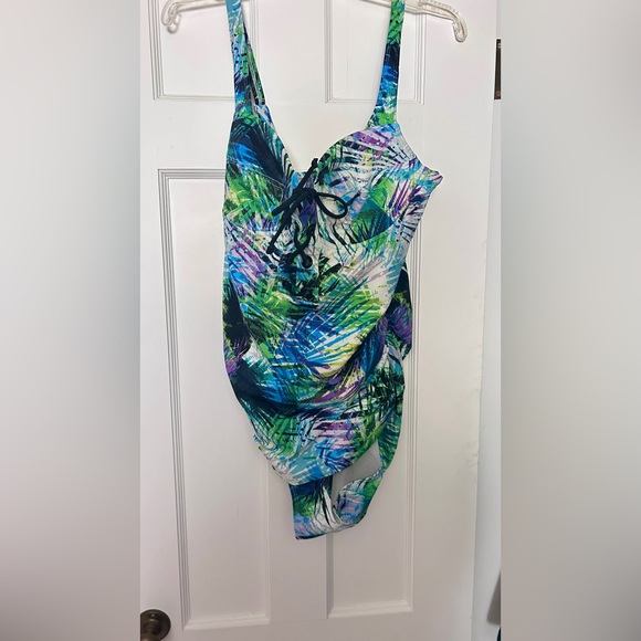 🛍️2/$20 Torrid swimsuit size 0. - Picture 2 of 4